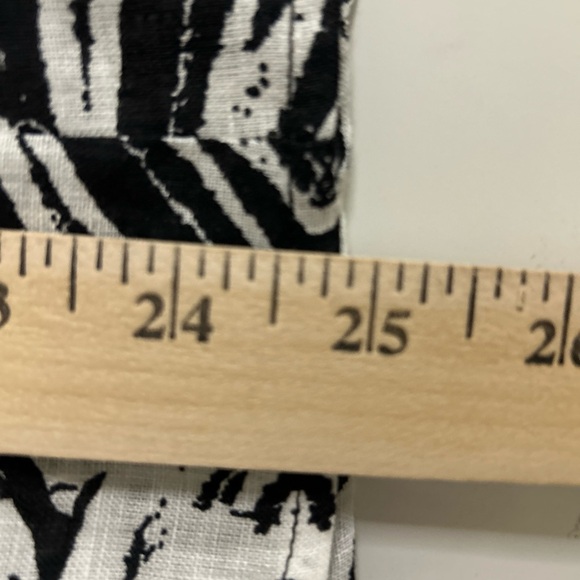 Coldwater Creek 100% Linen Skirt Women’s Medium Black White Print Career Casual - Picture 13 of 13